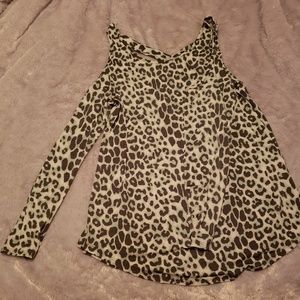 2 for $30 EUC cold should boutique top!